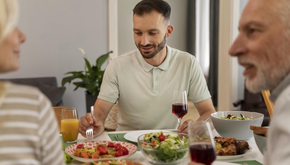 happy-family-havinf-dinner-together (1)